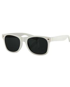 White wayfarer sunglasses.  These white wayfarer sunglasses make a great festival wear accessory to your funky festival outfit.  Pretty little thing.